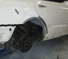 トヨタ・クラウンの鈑金修理事例（１）のサムネイル